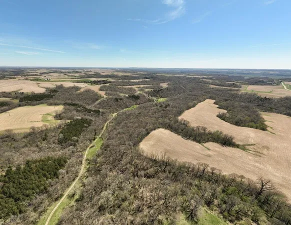 $4,624,080 | 133 Highway 133, Cassville, WI 53806