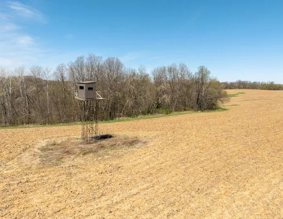 $4,624,080 | 133 Highway 133, Cassville, WI 53806