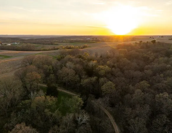 $4,624,080 | 133 Highway 133, Cassville, WI 53806