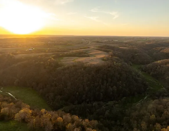 $4,624,080 | 133 Highway 133, Cassville, WI 53806