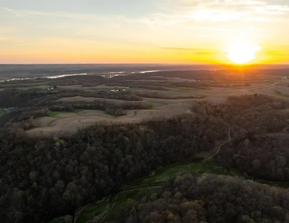 $4,624,080 | 133 Highway 133, Cassville, WI 53806