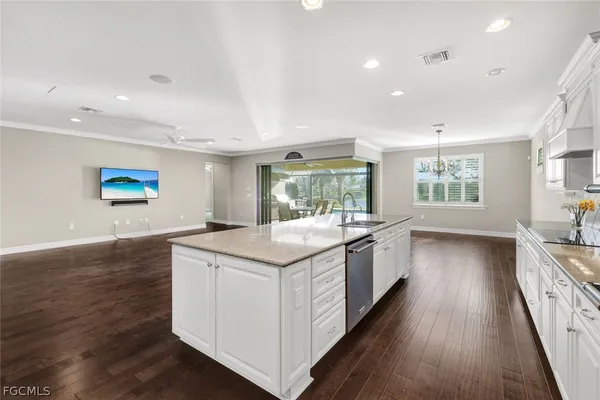 $850,000 | 11807 Dixon Drive, Fort Myers, FL 33913