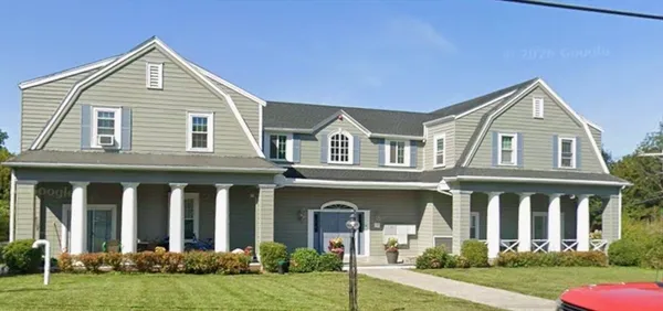 $2,300 | 16 Magnolia Avenue, Unit 11, Gloucester, MA 01930