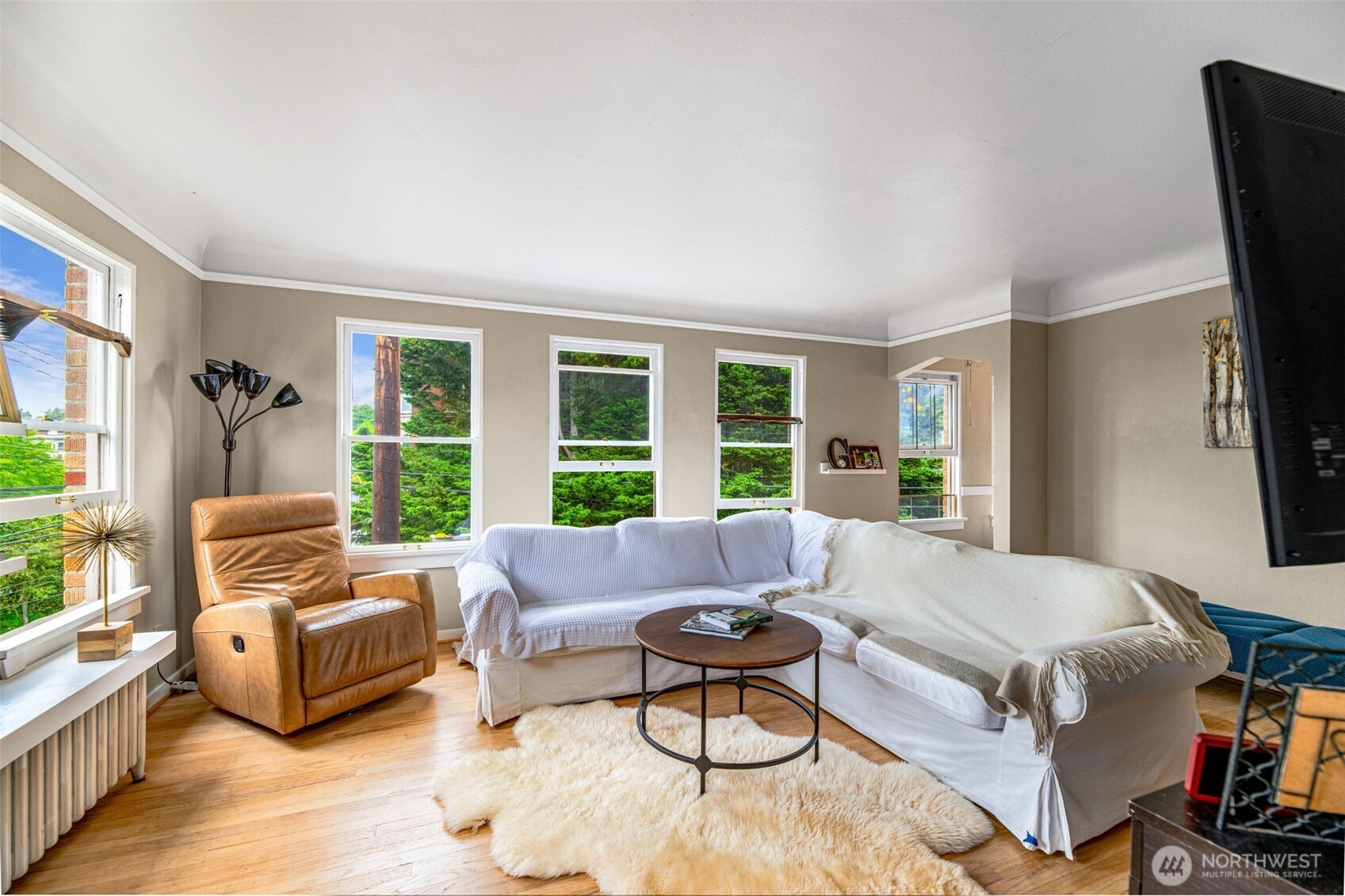1427 3rd Avenue West, Unit 8 Seattle, WA 98119 - Photo 6 of 35