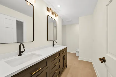 $2,695,000 | 2146 West Columbia Court, Mequon, WI 53092