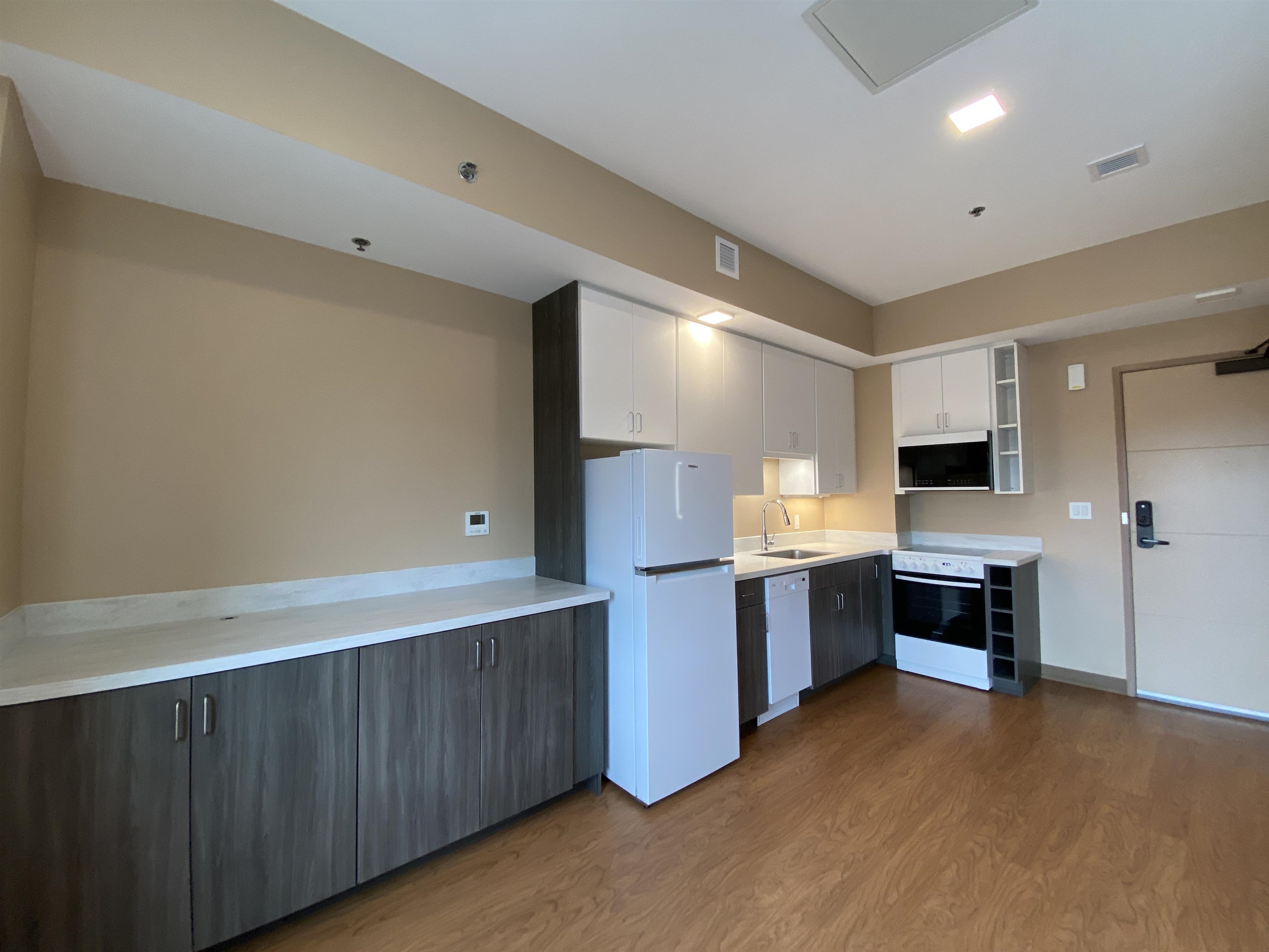 83 Hanover Street, Unit 401 Manchester, NH 03101 - Photo 17 of 45