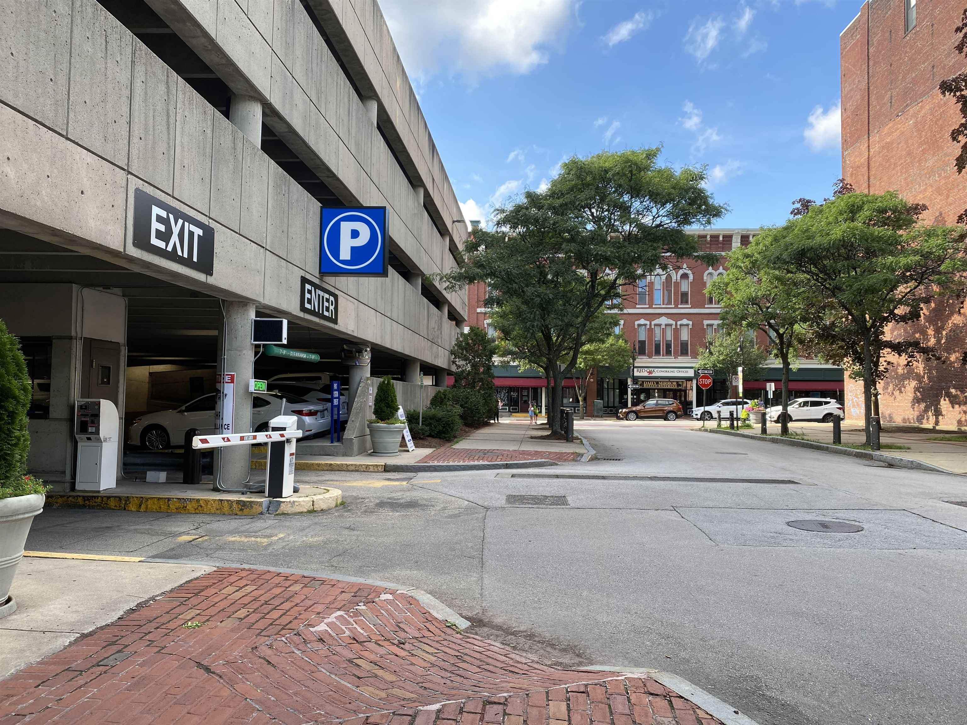 83 Hanover Street, Unit 401 Manchester, NH 03101 - Photo 40 of 45