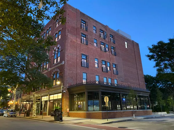 $1,899 | 83 Hanover Street, Unit 401, Manchester, NH 03101