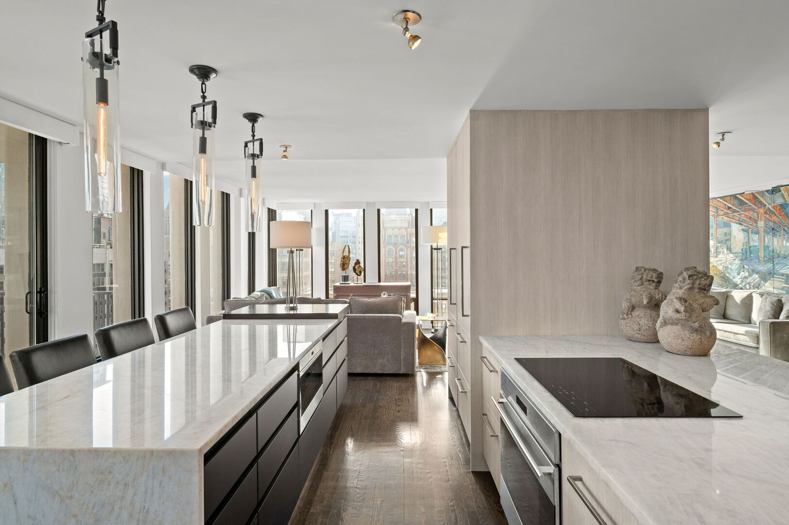 200 East Delaware Place, Unit 22D Chicago, IL 60611 - Photo 11 of 32