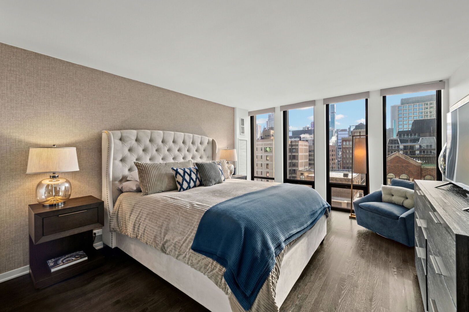 200 East Delaware Place, Unit 22D Chicago, IL 60611 - Photo 16 of 31