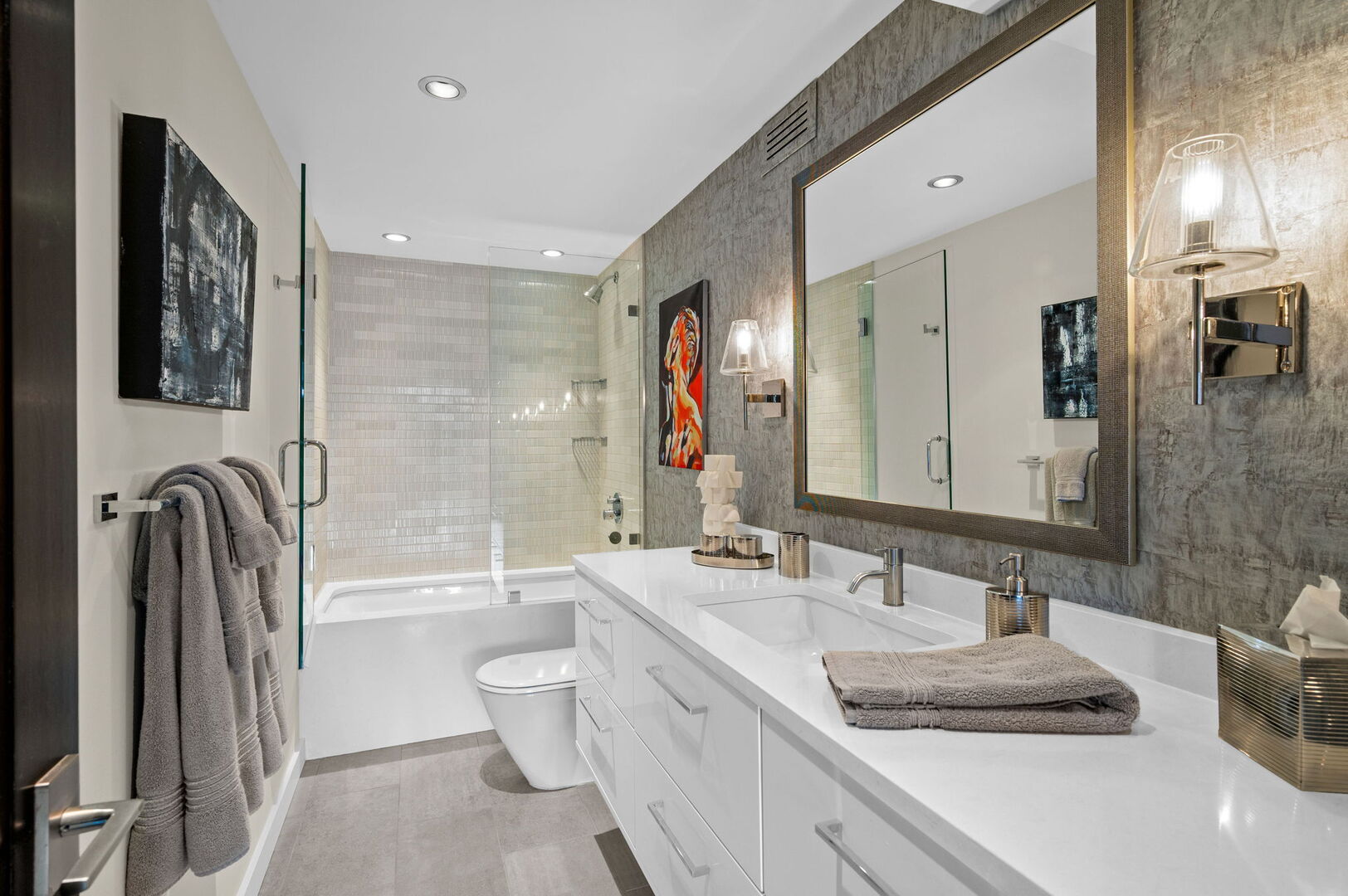 200 East Delaware Place, Unit 22D Chicago, IL 60611 - Photo 17 of 31