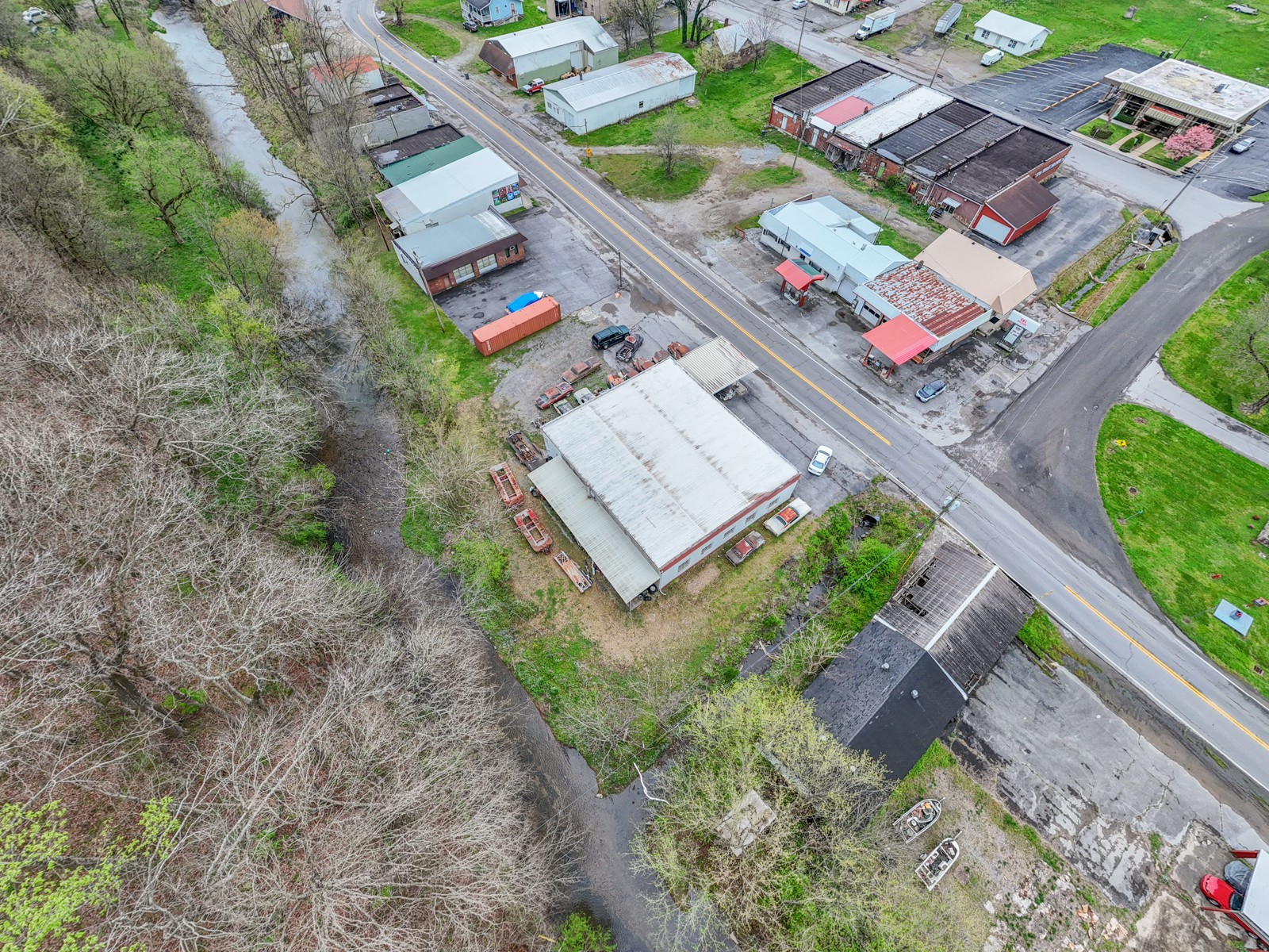 290 Main Street Red Boiling Springs, TN 37150 - Photo 11 of 34 a view of a yard with plants