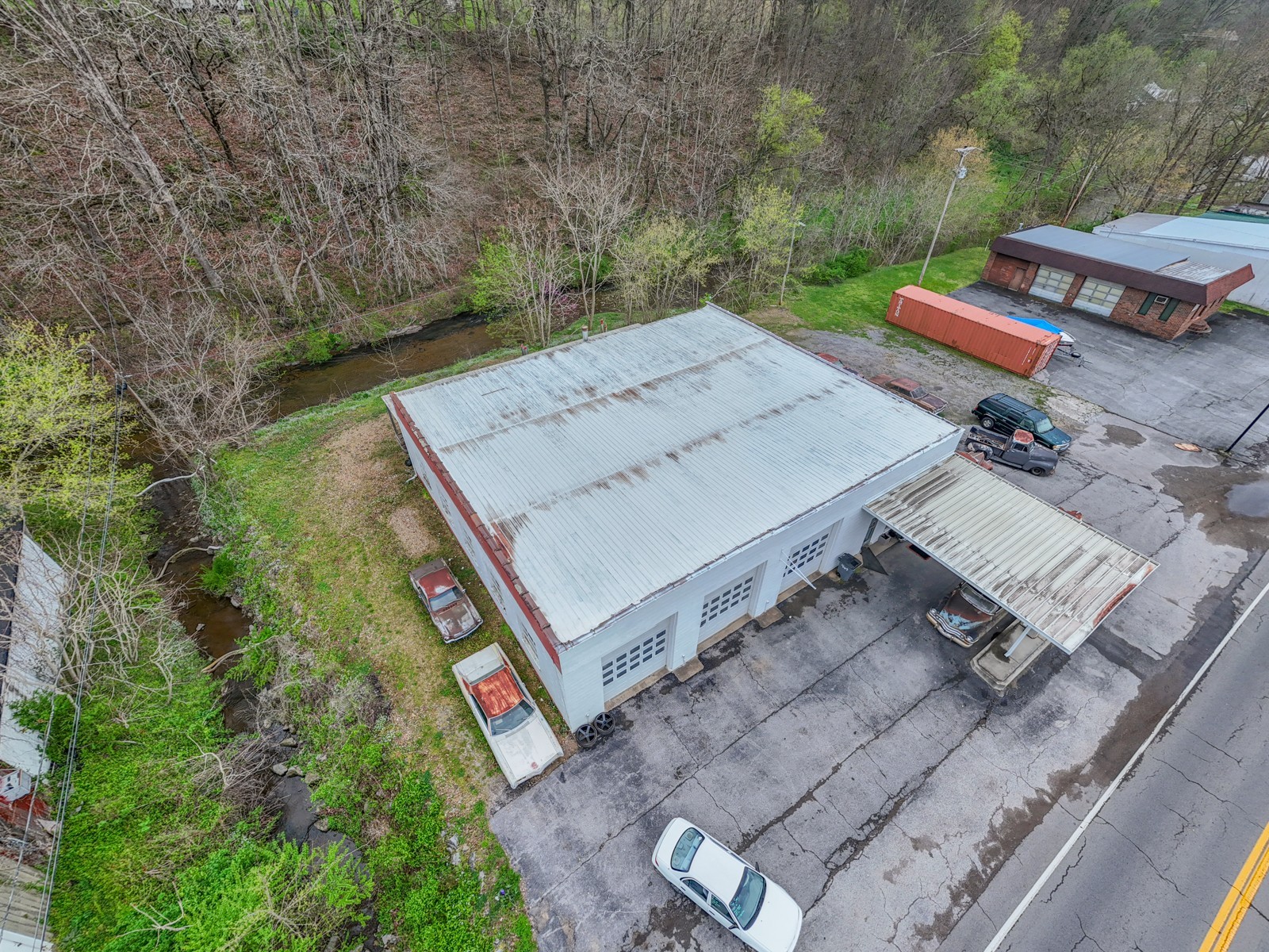 290 Main Street Red Boiling Springs, TN 37150 - Photo 4 of 34 an aerial view of a house with a yard