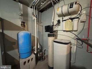 221 Hempt Road Mechanicsburg, PA 17050 - Photo 22 of 29 a utility room with dryer and washer