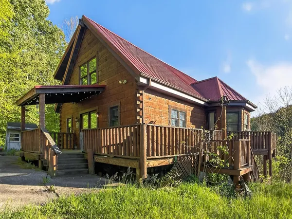 $299,900 | 73600 Us-50, Albany, OH 45710