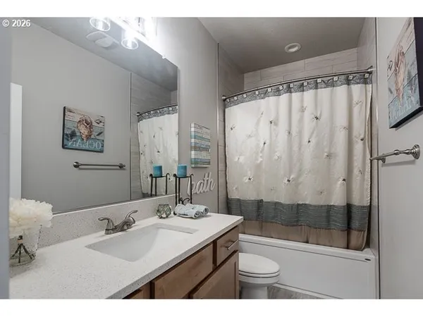 $669,900 | 1668 Northeast Clayton Drive, Estacada, OR 97023