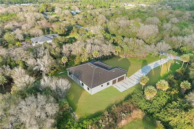 $825,000 | 705 16th Street Northeast, Naples, FL 34120