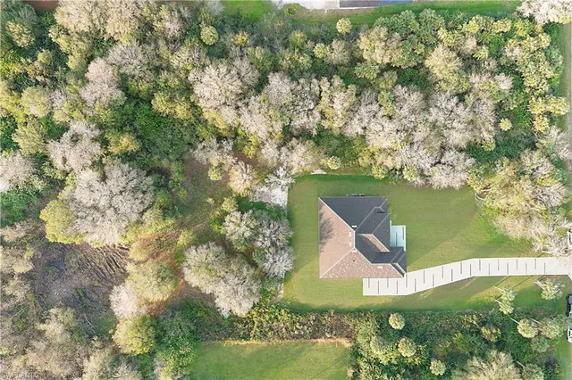 $825,000 | 705 16th Street Northeast, Naples, FL 34120