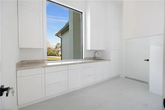 $825,000 | 705 16th Street Northeast, Naples, FL 34120