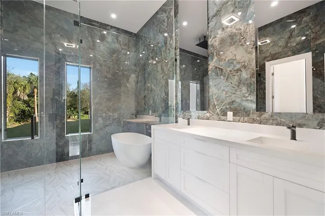 $825,000 | 705 16th Street Northeast, Naples, FL 34120