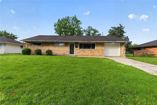 $194,900 | 1608 Lanbury Drive, Kettering, OH 45439