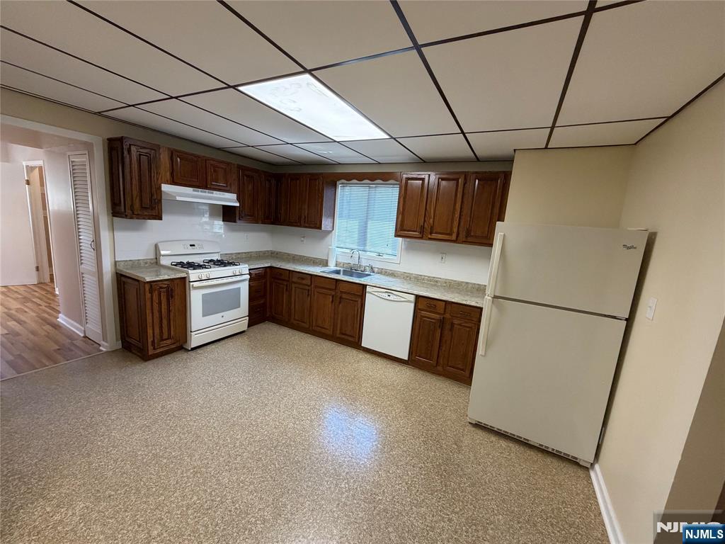 832 Paterson Avenue East Rutherford, NJ 07073 - Photo 5 of 23