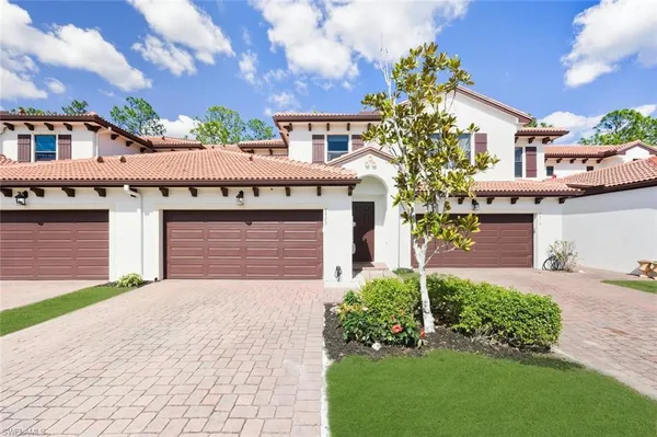$2,500 | 7923 Bristol Circle, Naples, FL 34120