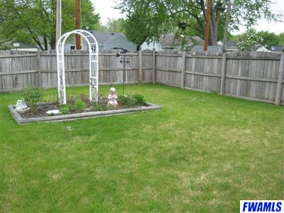 1722 Cherokee Road Fort Wayne, IN 46808 - Photo 3 of 11