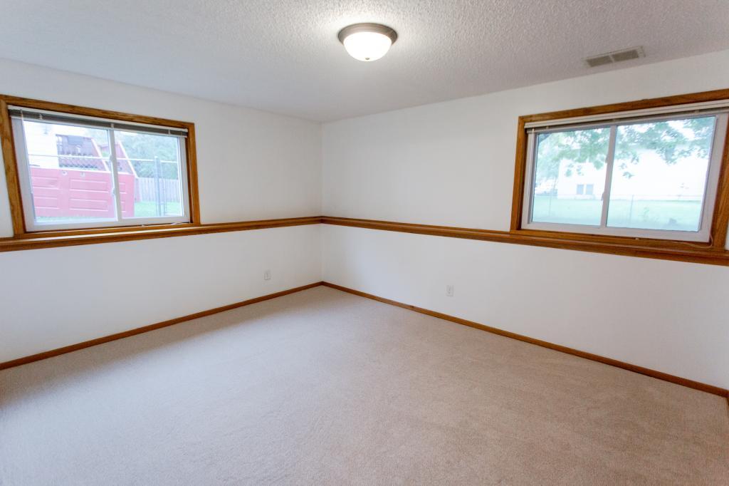 4260 Sun Cliff Road Eagan, MN 55122 - Photo 19 of 27 Gallery Image 19