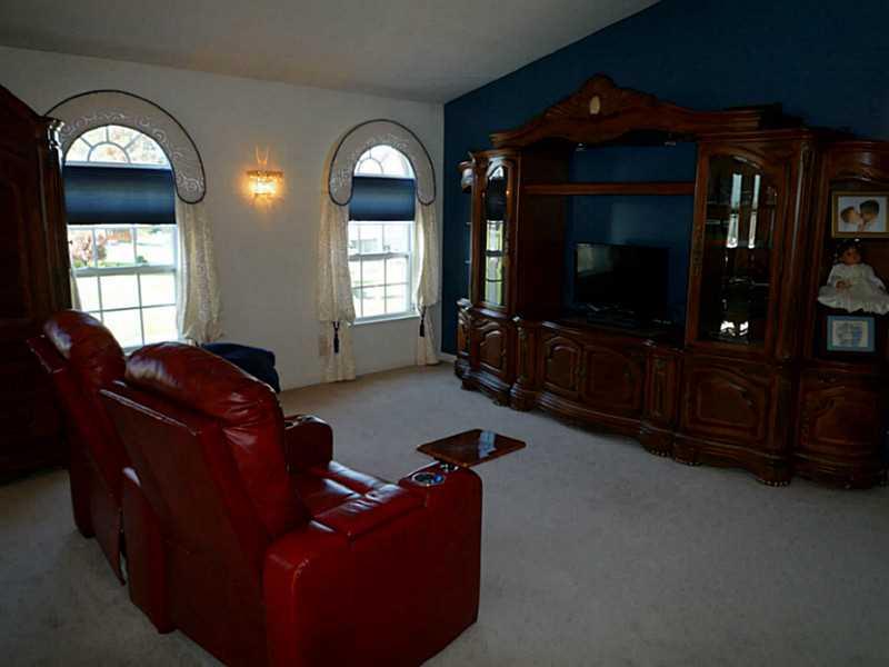 102 Stream View Court Sarver, PA 16055 - Photo 14 of 25 Master Bedroom. There is plenty of room for a sitting area.