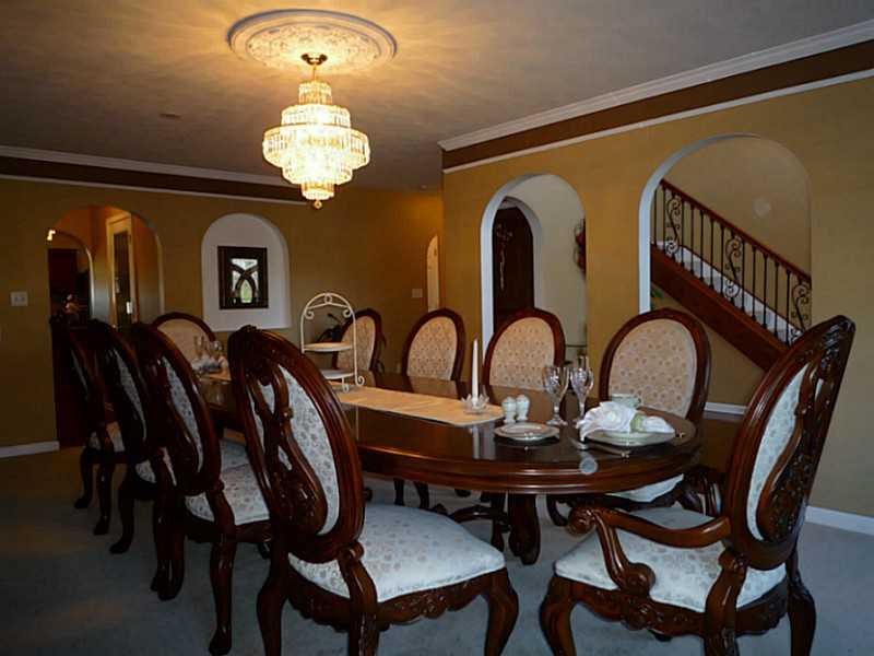 102 Stream View Court Sarver, PA 16055 - Photo 8 of 25 Dining Room. Another view of the dining room. It is very convenient to the kitchen.