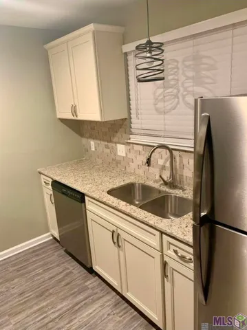 $1,300 | 13005 Briar Hollow Avenue, Baton Rouge, LA 70810