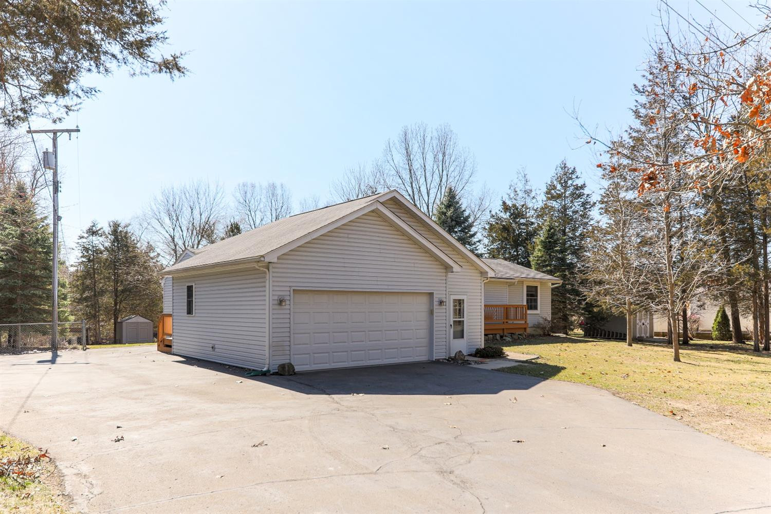 3618 Cordley Lake Road Pinckney, MI 48169 - Photo 3 of 31 Photo 3