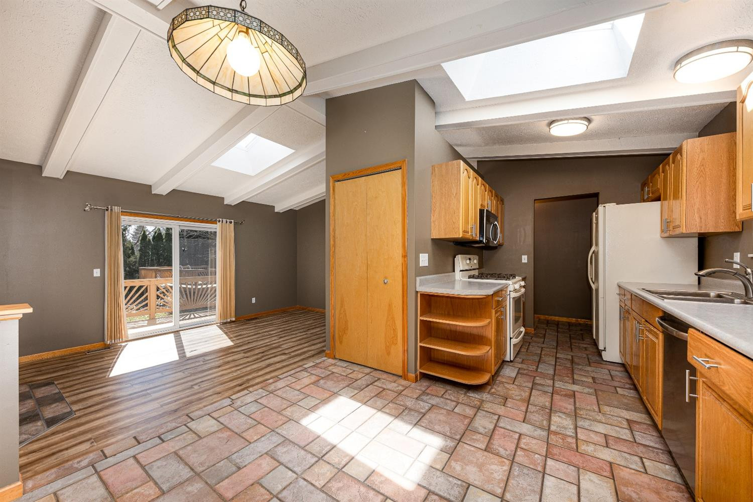 3618 Cordley Lake Road Pinckney, MI 48169 - Photo 4 of 31 Photo 4