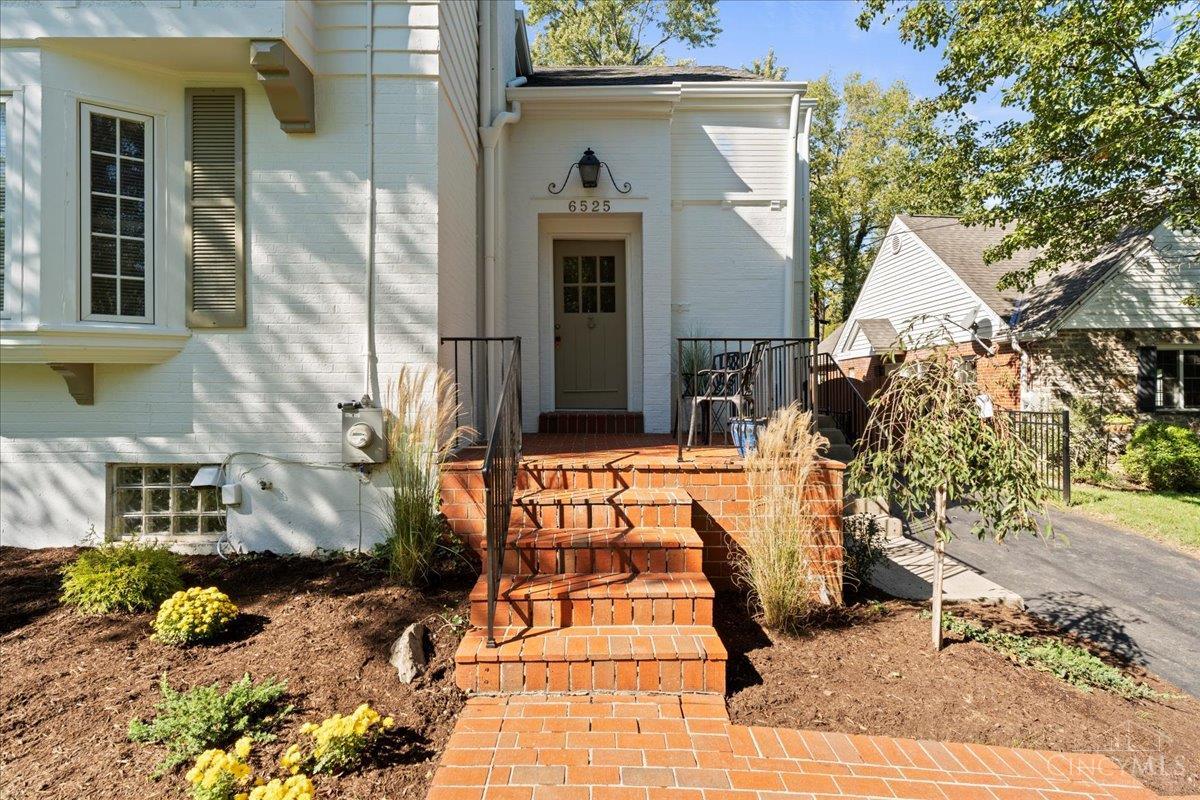 6525 Ridge Avenue Cincinnati, OH 45213 - Photo 4 of 50 Gallery Image 4