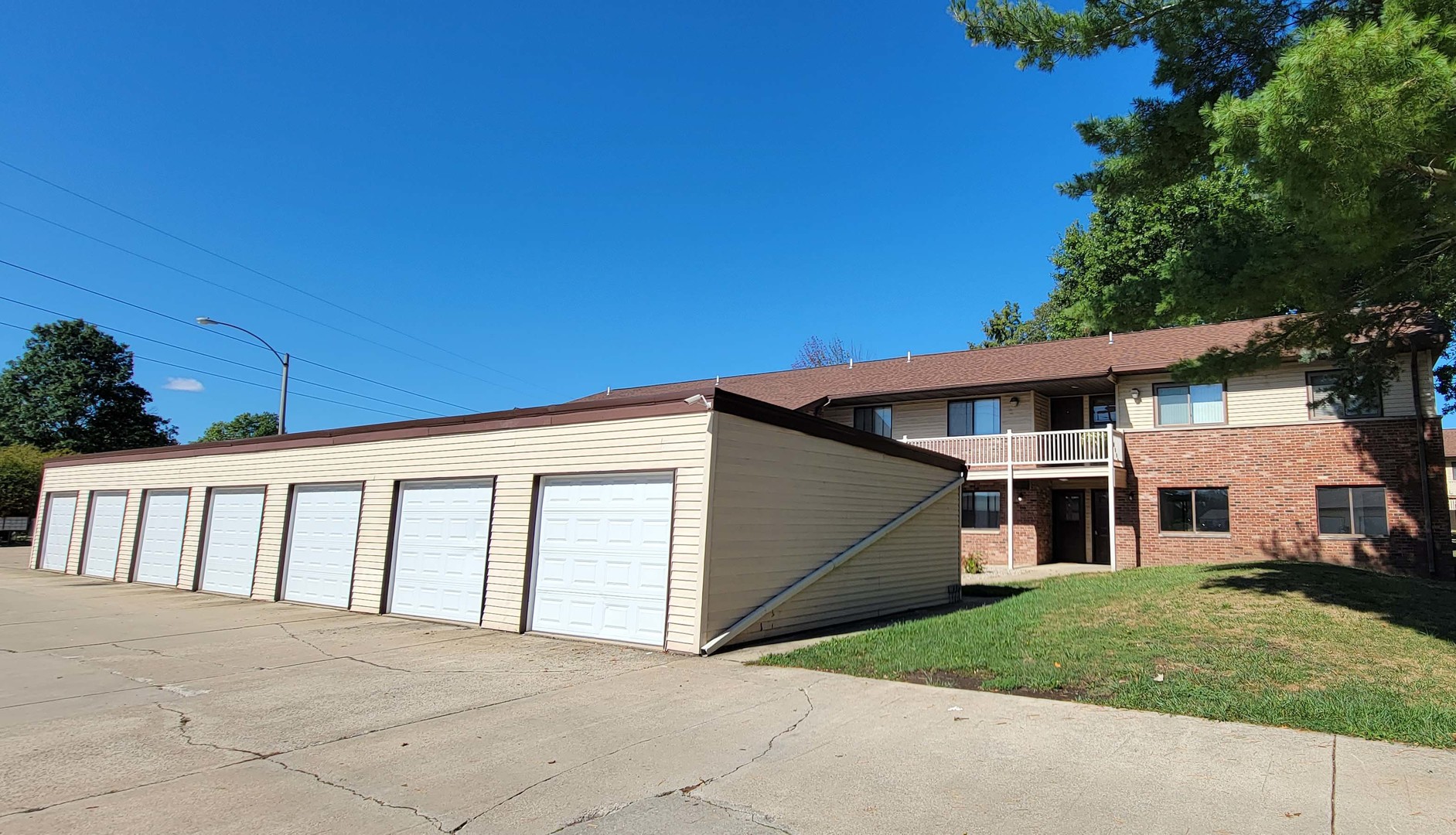 1302 Christopher Circle, Unit 4 Urbana, IL 61802 - Photo 13 of 14 a view of a house with a backyard