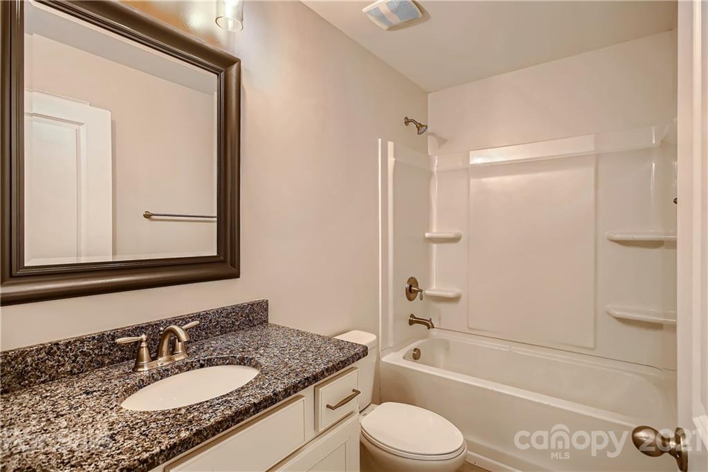8927 Inverness Bay Road Charlotte, NC 28278 - Photo 23 of 33 Gallery Image 23