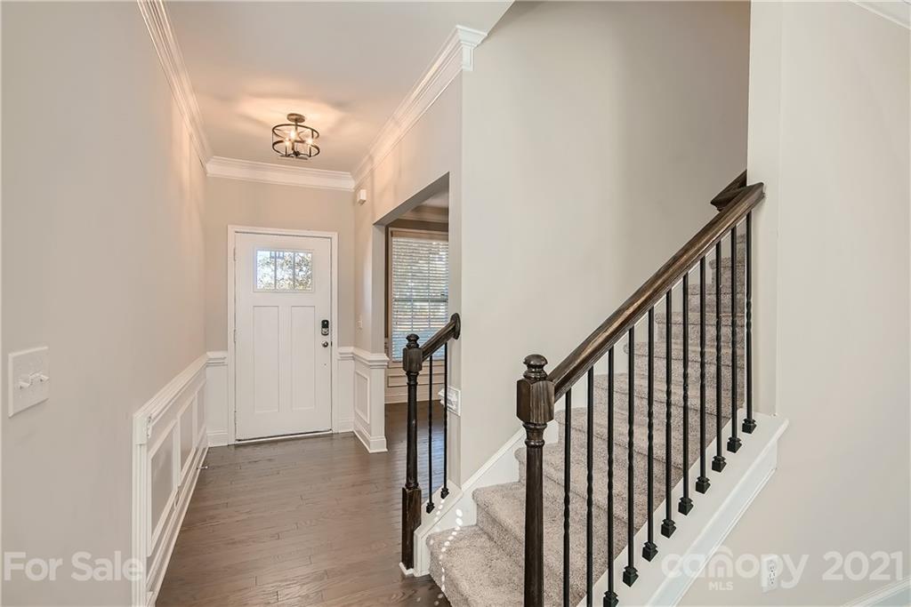 8927 Inverness Bay Road Charlotte, NC 28278 - Photo 4 of 33 Gallery Image 4