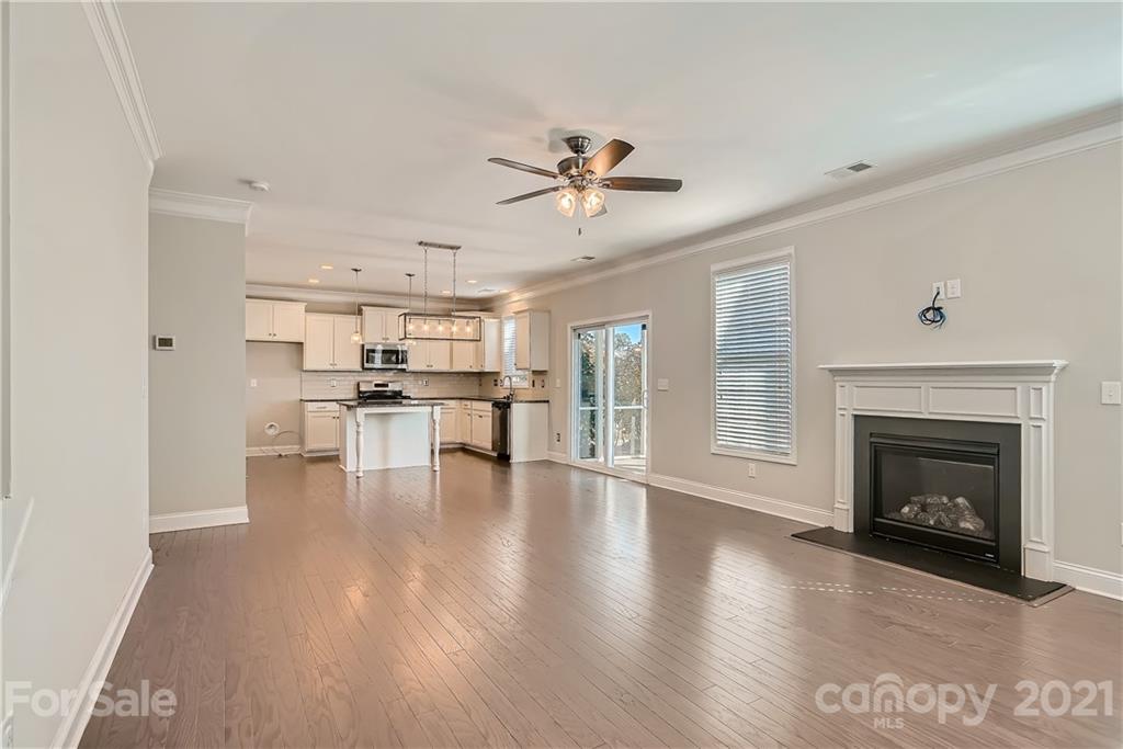 8927 Inverness Bay Road Charlotte, NC 28278 - Photo 5 of 33 Gallery Image 5