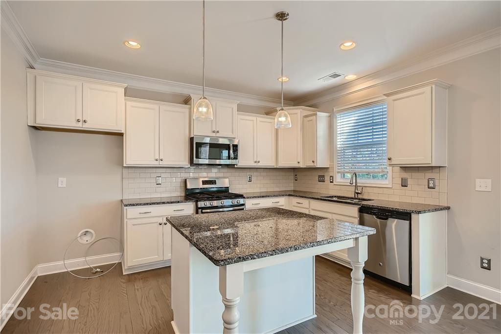 8927 Inverness Bay Road Charlotte, NC 28278 - Photo 10 of 33 Gallery Image 10