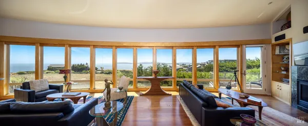 $3,200,000 | 20997 Pelican Loop, Bodega Bay, CA 94923