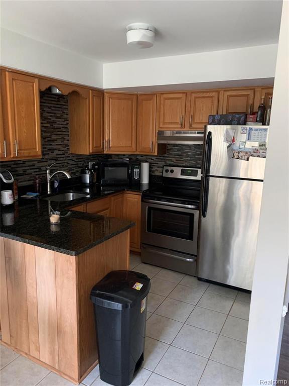 2159 Decker Road, Unit 19 Walled Lake, MI 48390 - Photo 5 of 5