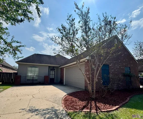 $2,100 | 12446 Dutchtown Villa Drive, Geismar, LA 70734