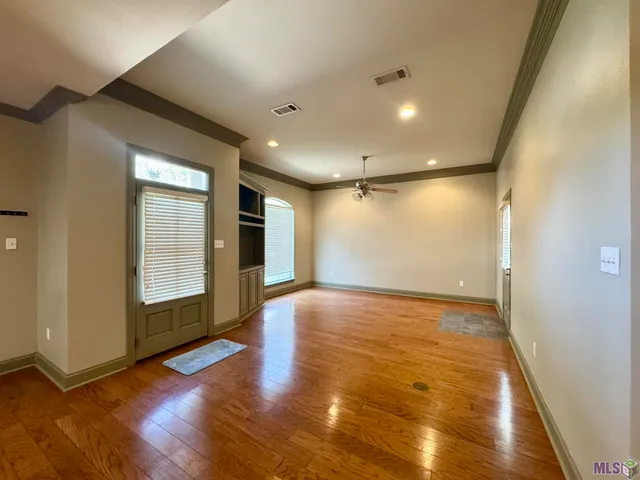 $2,100 | 12446 Dutchtown Villa Drive, Geismar, LA 70734