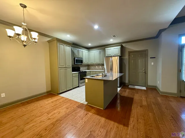 $2,100 | 12446 Dutchtown Villa Drive, Geismar, LA 70734