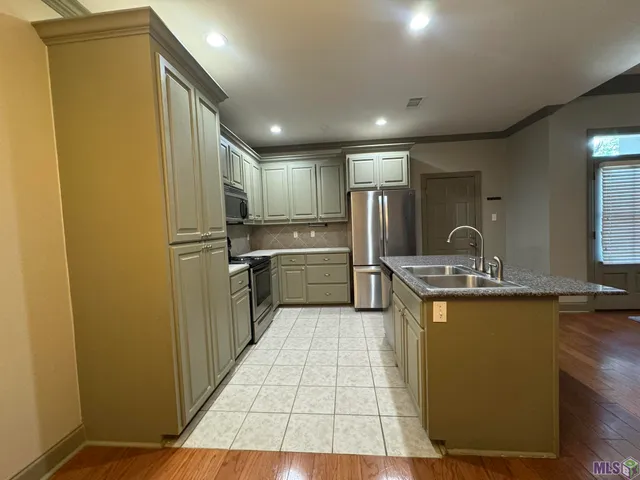 $2,100 | 12446 Dutchtown Villa Drive, Geismar, LA 70734