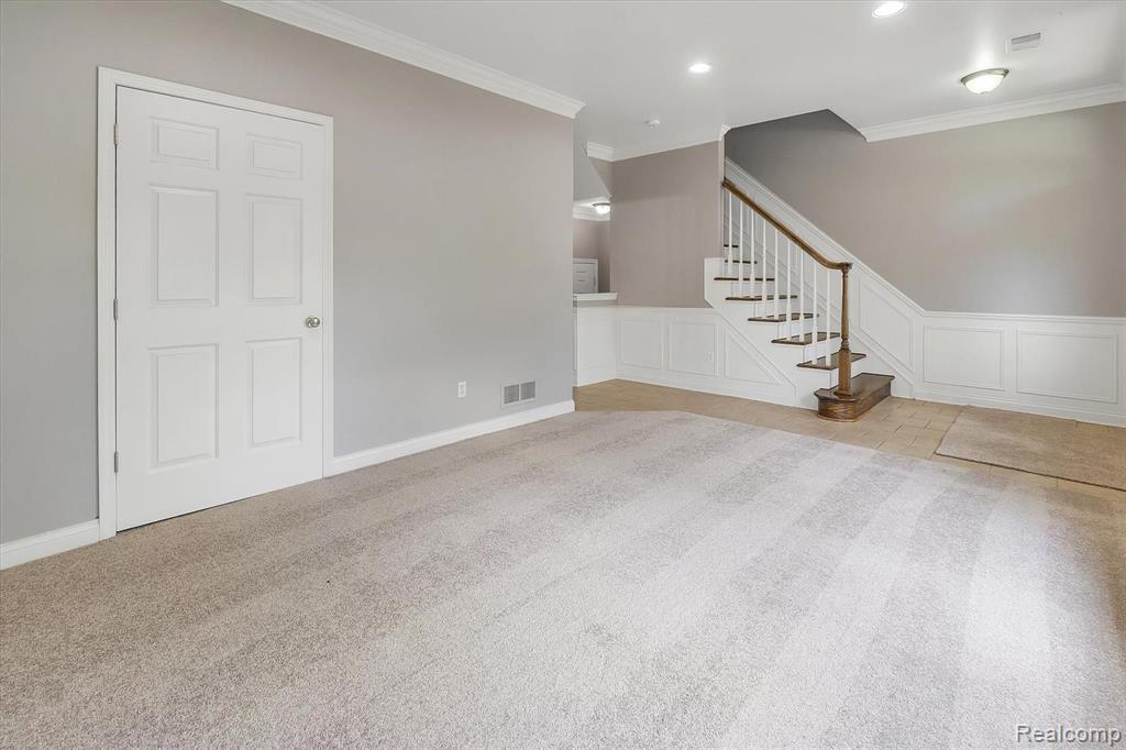 1611 Town Commons Drive Howell, MI 48855 - Photo 6 of 37