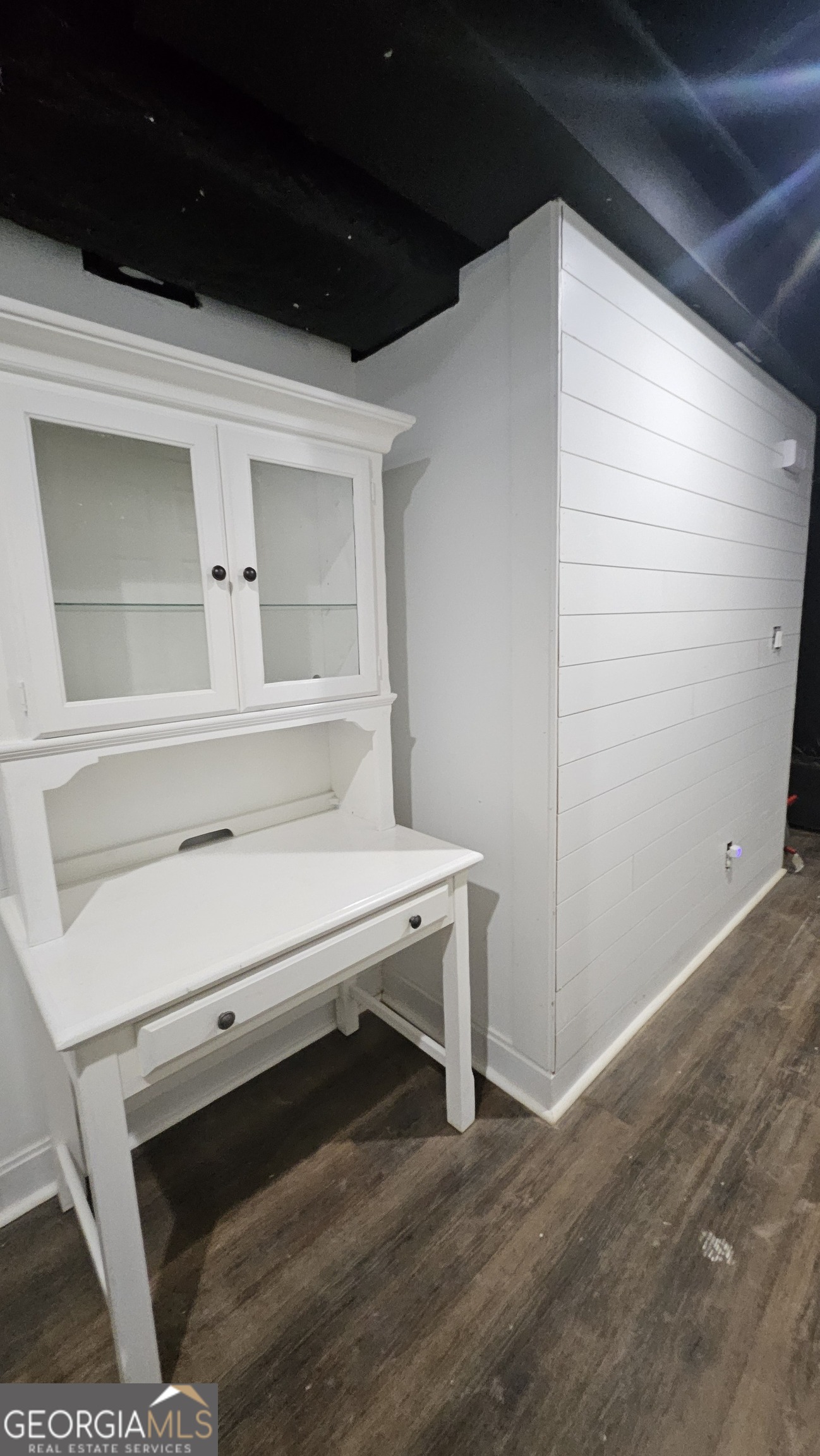 4360 Stonewall Tell Road College Park, GA 30349 - Photo 39 of 49 a room with a bench and a window