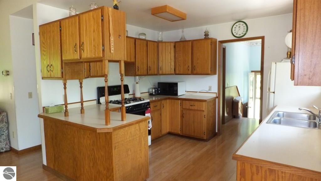 2425 North Haze Road Beulah, MI 49617 - Photo 3 of 32 1787252-2.JPG