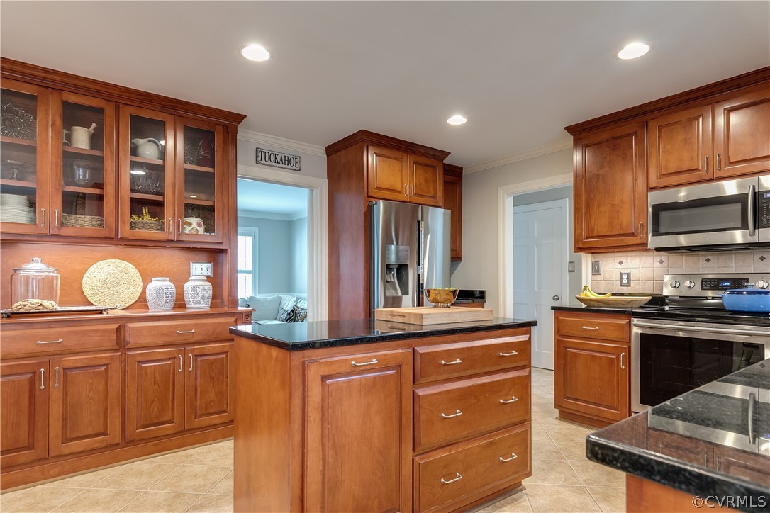 520 Greene Ridge Road Henrico, VA 23229 - Photo 16 of 50 Kitchen with custom buffet